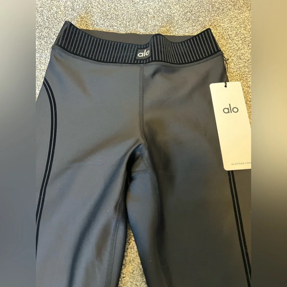 Alo Airlift High-Waist 7/8 Line Up Black Leggings in XXS NWT